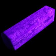 Lapis Lazuli wand 77mm 85g in UV light - Rocks and Things Store