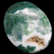 Moss Agate stone 49*59*23mm 104g in sunlight - Rocks and Things Store