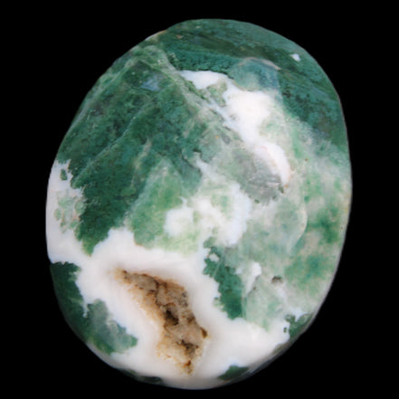 Moss Agate stone 49*59*23mm 104g in sunlight - Rocks and Things Store