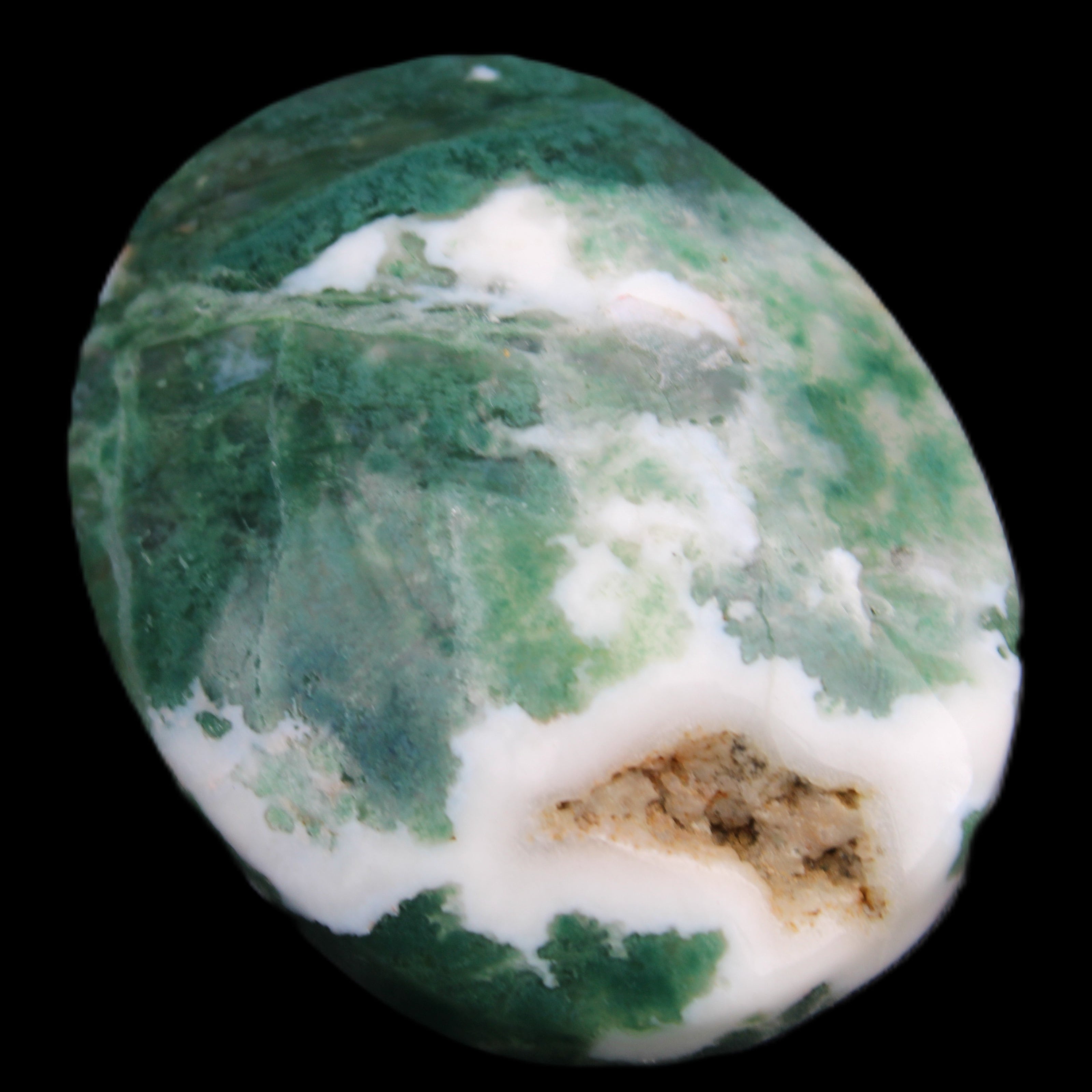 Moss Agate stone 49*59*23mm 104g in sunlight - Rocks and Things Store