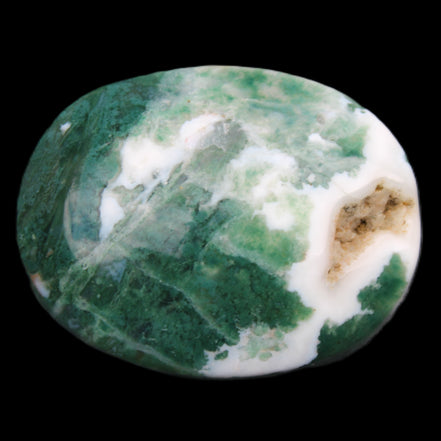 Moss Agate stone 49*59*23mm 104g in sunlight - Rocks and Things Store