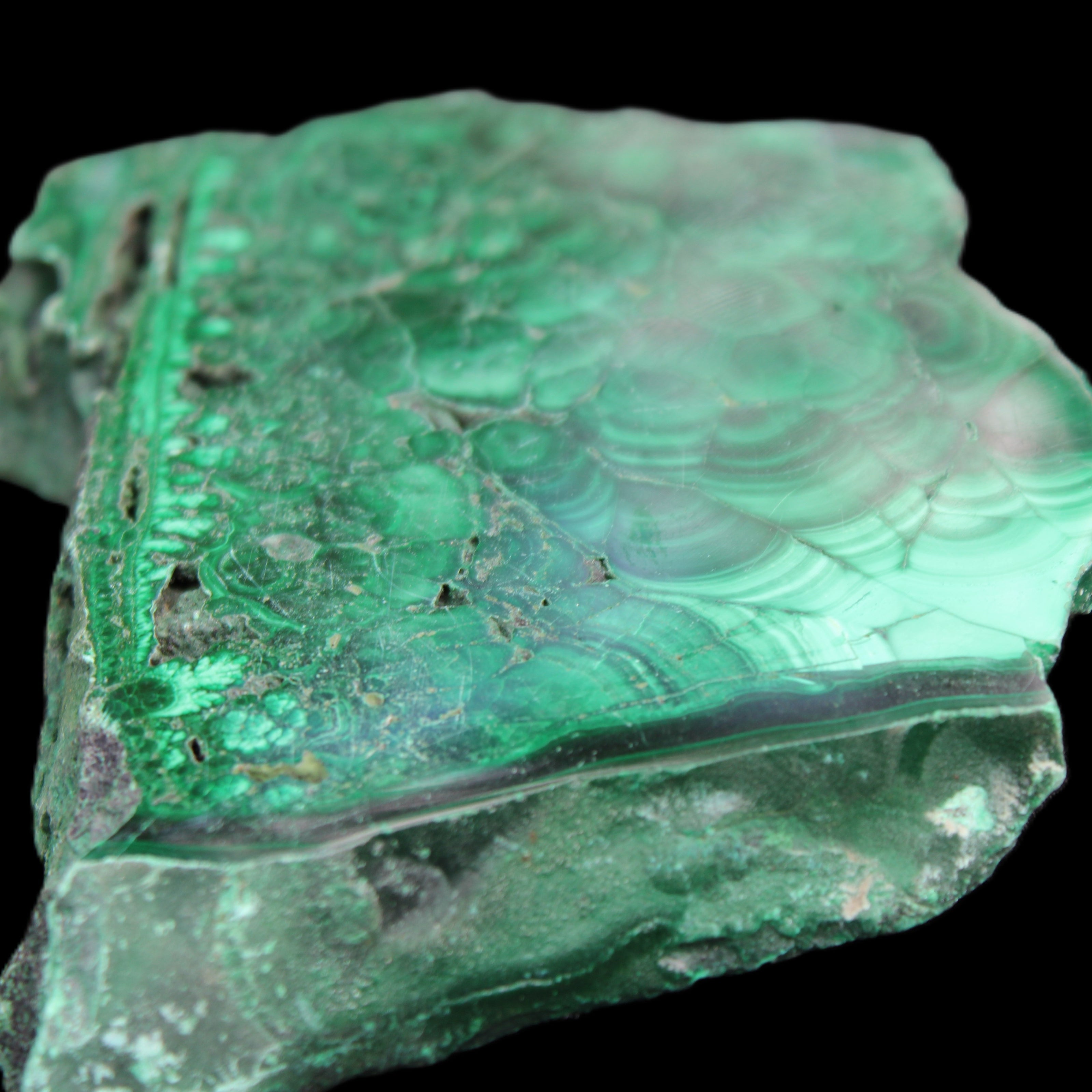 Glossy Malachite specimen 106*74*12mm 298g in sunlight - Rocks and Things Store