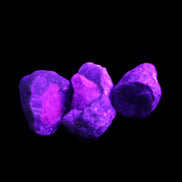 Ruby Red Corundum Green Jasper 2/3 specimens 19-20g in UV light - Rocks and Things Store