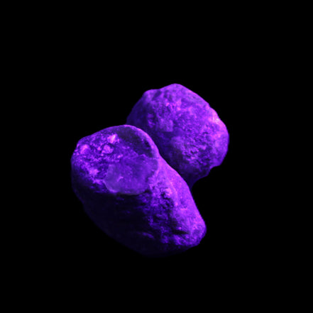 Ruby Red Corundum Green Jasper 2/3 specimens 19-20g in UV light - Rocks and Things Store