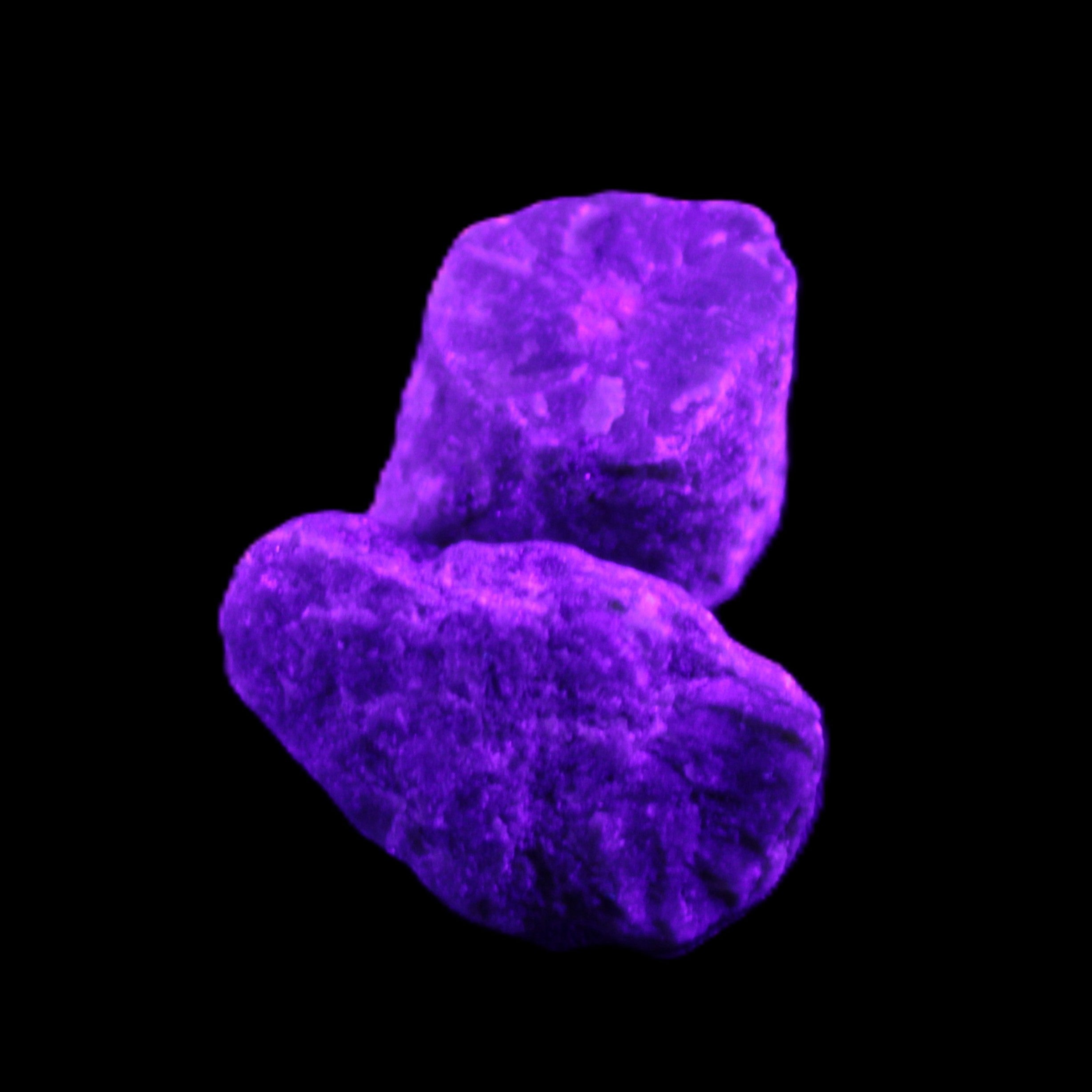 Ruby Red Corundum Green Jasper 2/3 specimens 19-20g in UV light - Rocks and Things Store