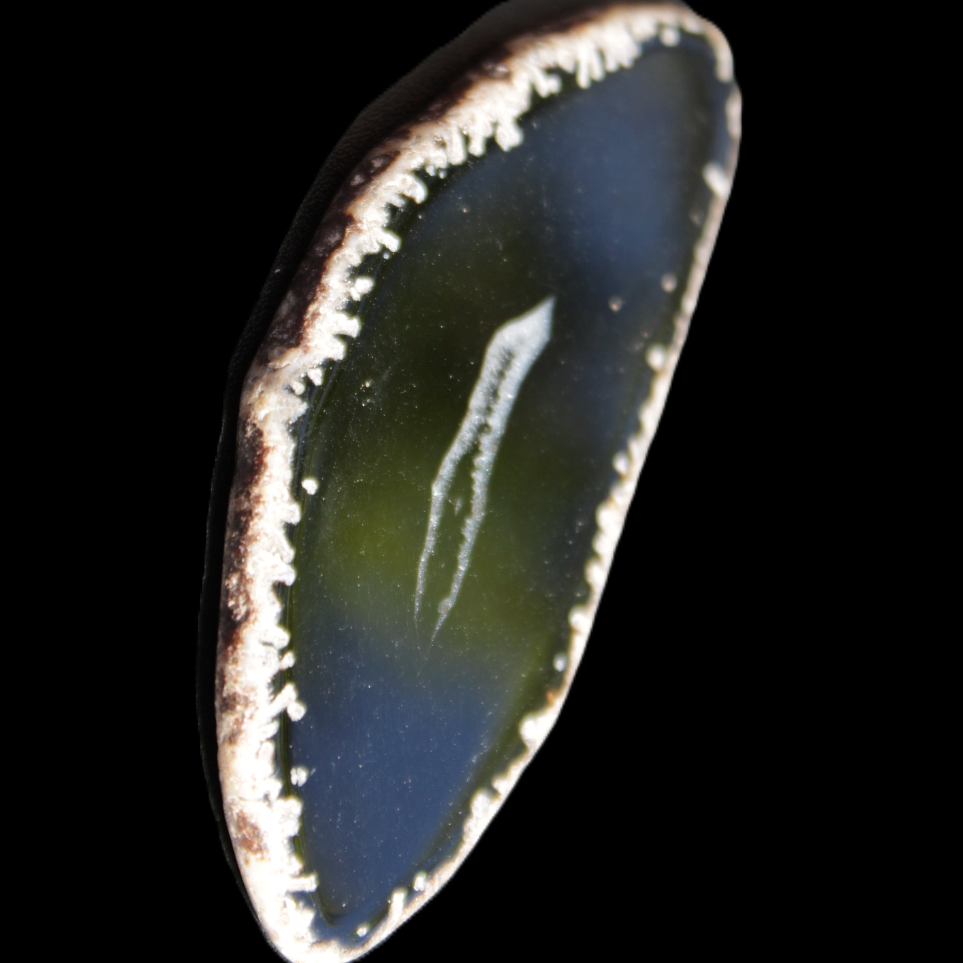 Agate Geode slice 76*35*5mm 24g in sunlight - Rocks and Things Store