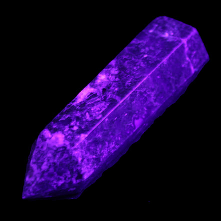 Moss Agate wand 85mm 82g in UV light - Rocks and Things Store