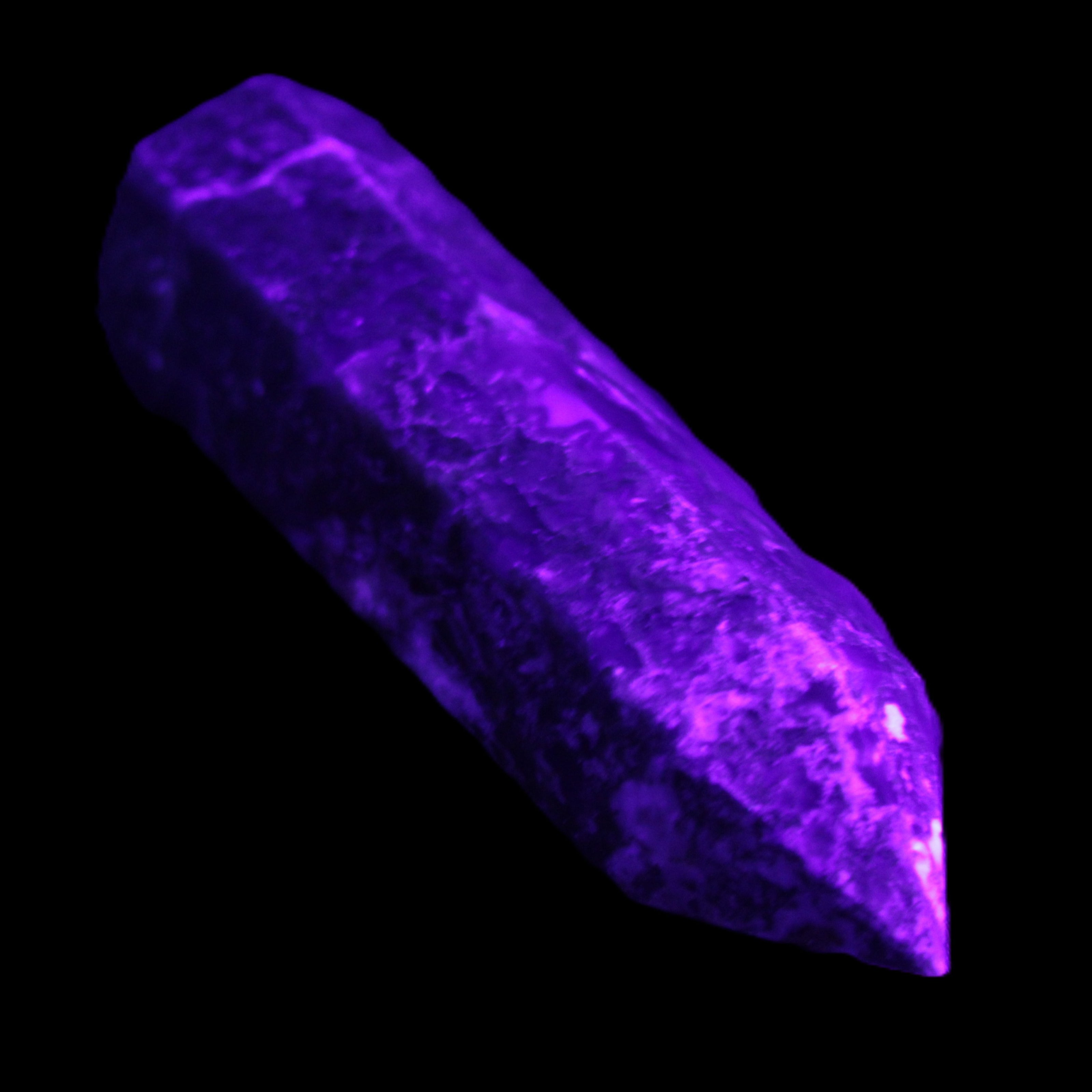 Moss Agate wand 85mm 82g in UV light - Rocks and Things Store