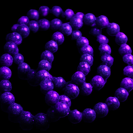 Zoisite medium elastic bracelet 18g in UV light - Rocks and Things Store