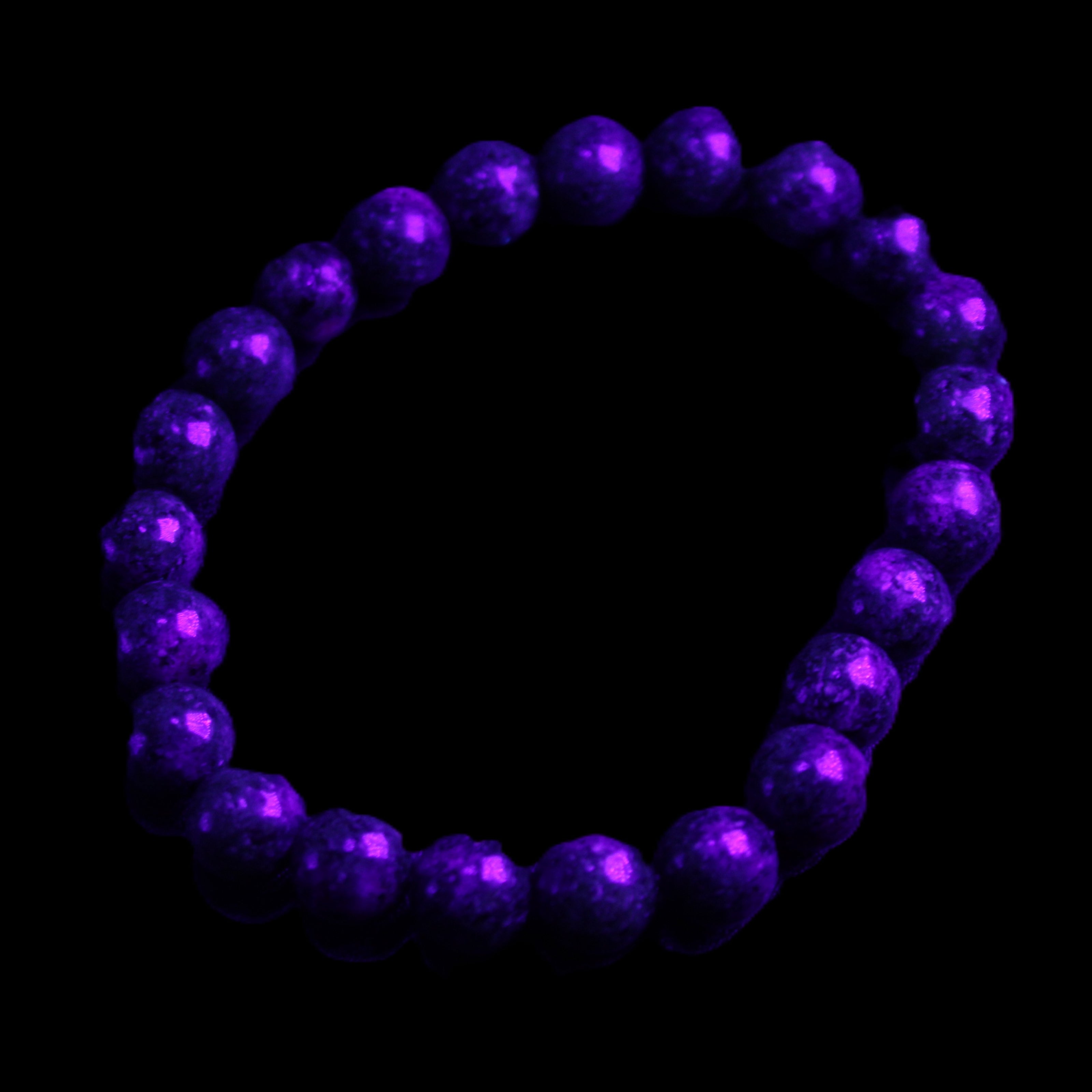 Zoisite medium elastic bracelet 18g in UV light - Rocks and Things Store