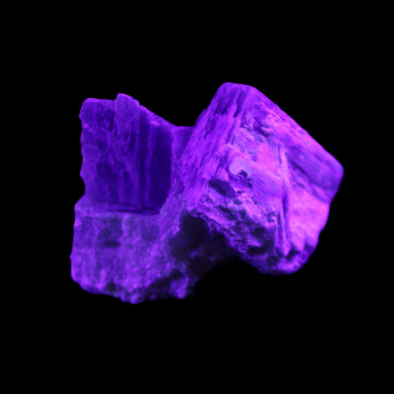 Kyanite blade cluster on Quartz 49*22*30mm 40g in UV light - Rocks and Things Store