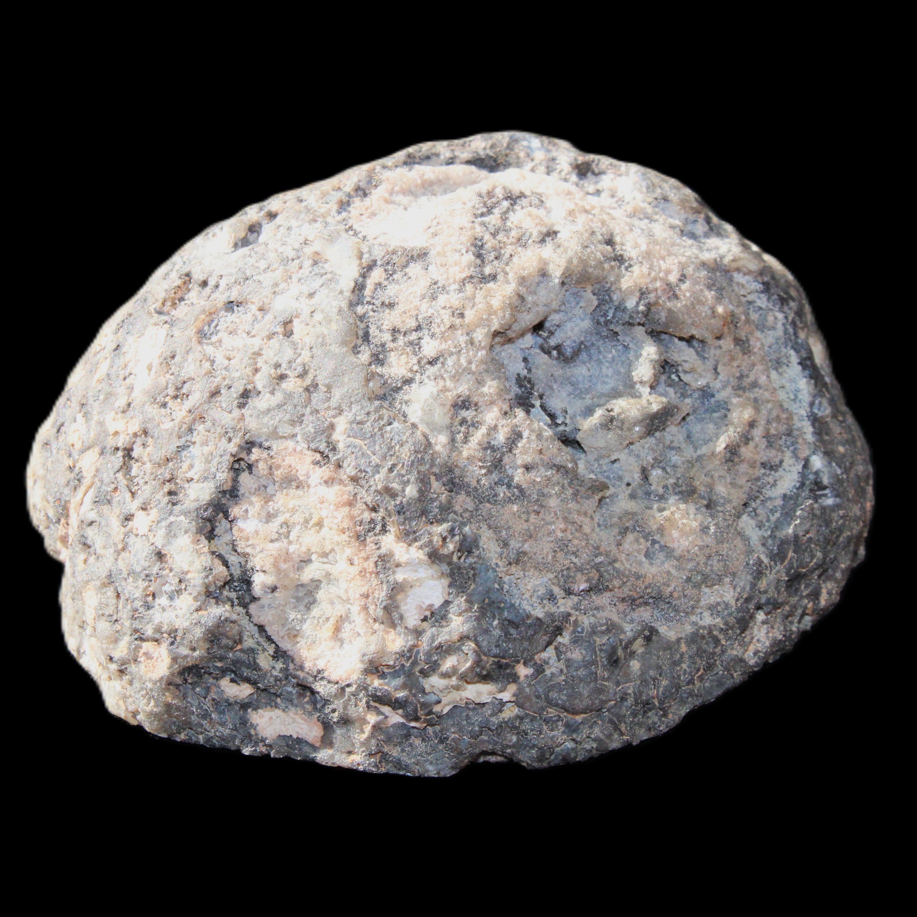 Agate geode 72*63*23mm 169g in sunlight - Rocks and Things Store