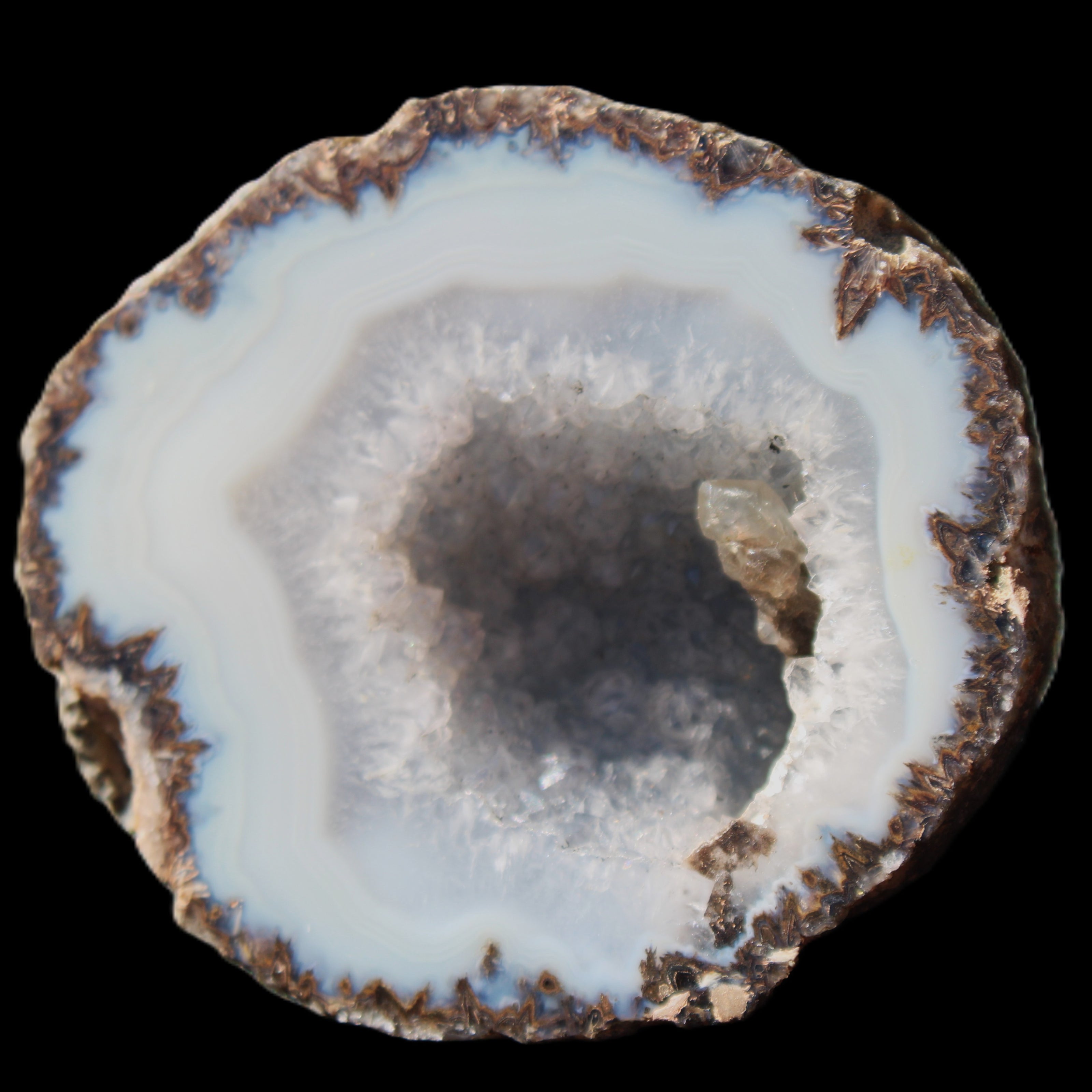 Agate geode 72*63*23mm 169g in sunlight - Rocks and Things Store