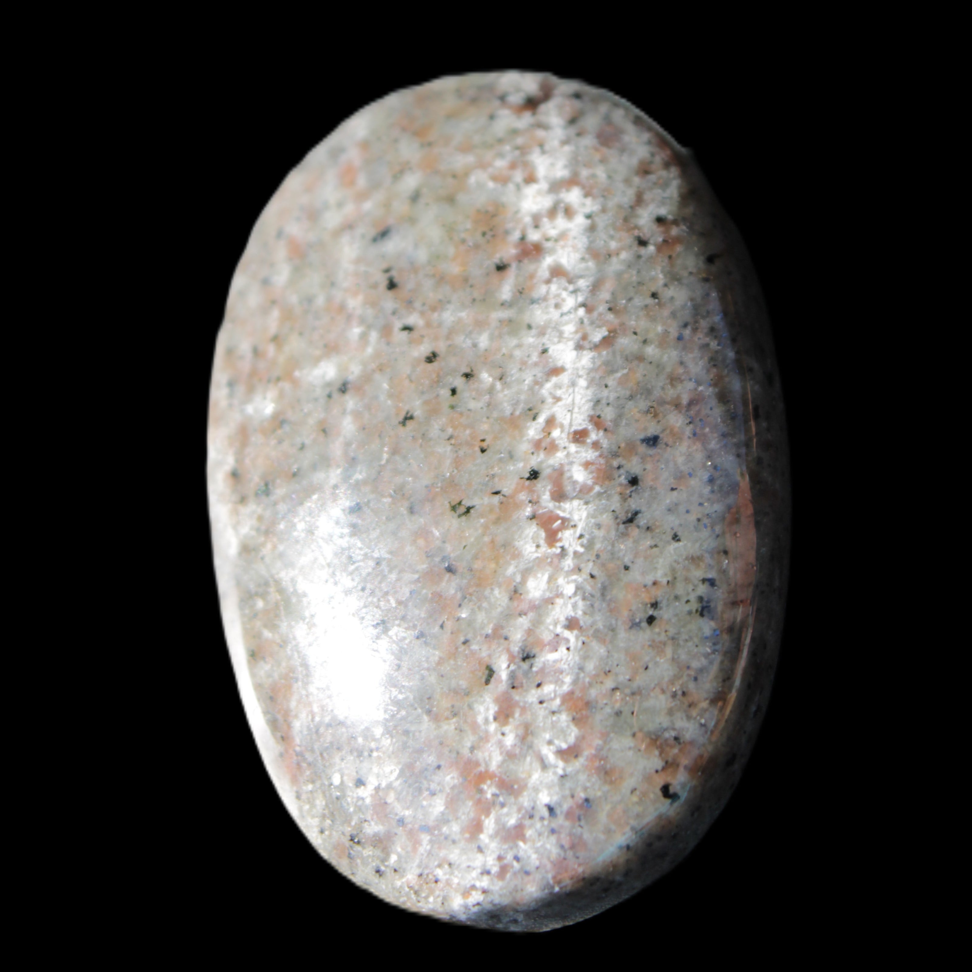 Yooperlite stone 18*39*60mm 71/75g in sunlight - Rocks and Things Store