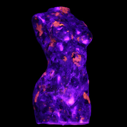 Yooperlite hand carved goddess 40*80mm 156g in UV light - Rocks and Things Store