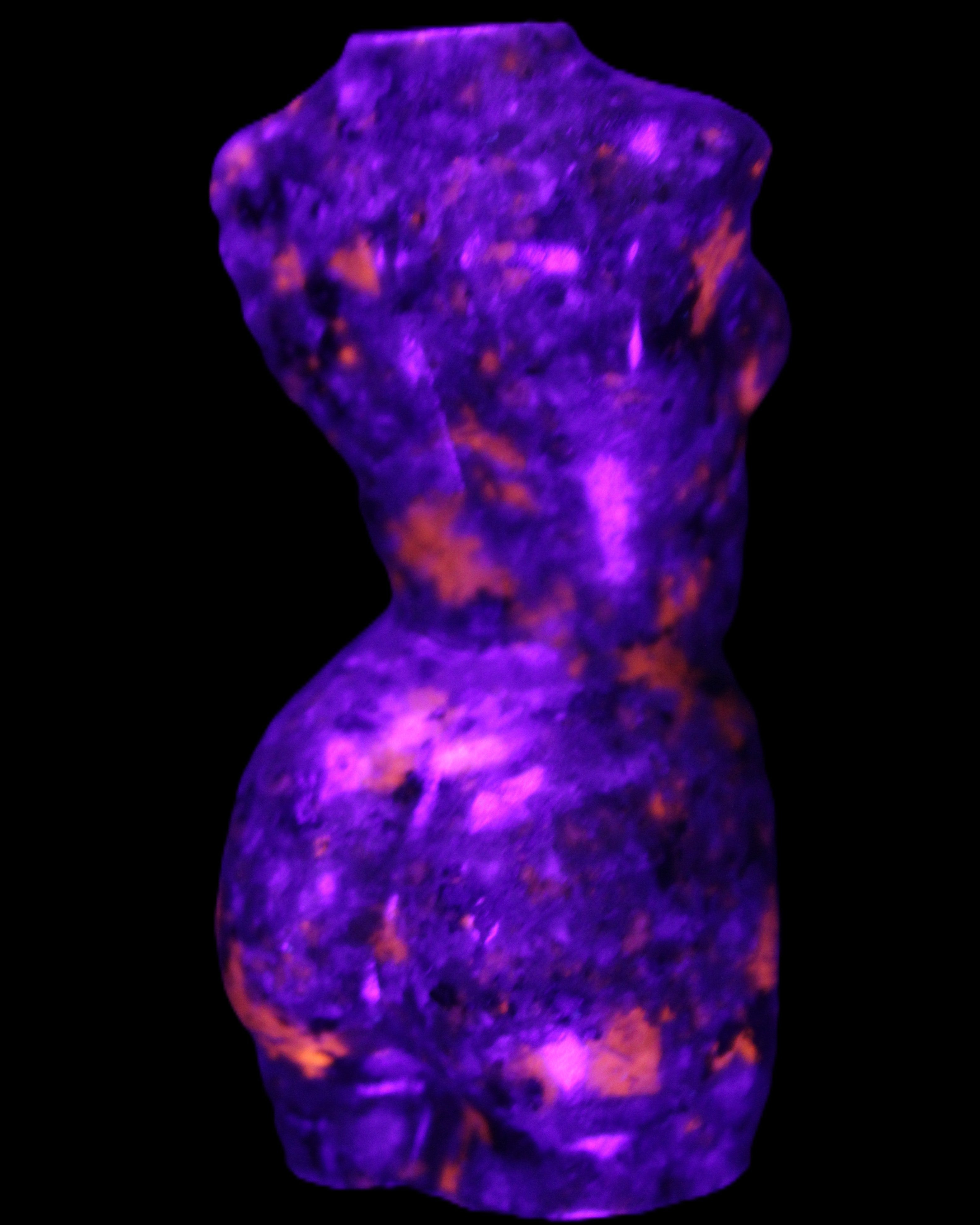 Yooperlite hand carved goddess 40*80mm 156g in UV light - Rocks and Things Store