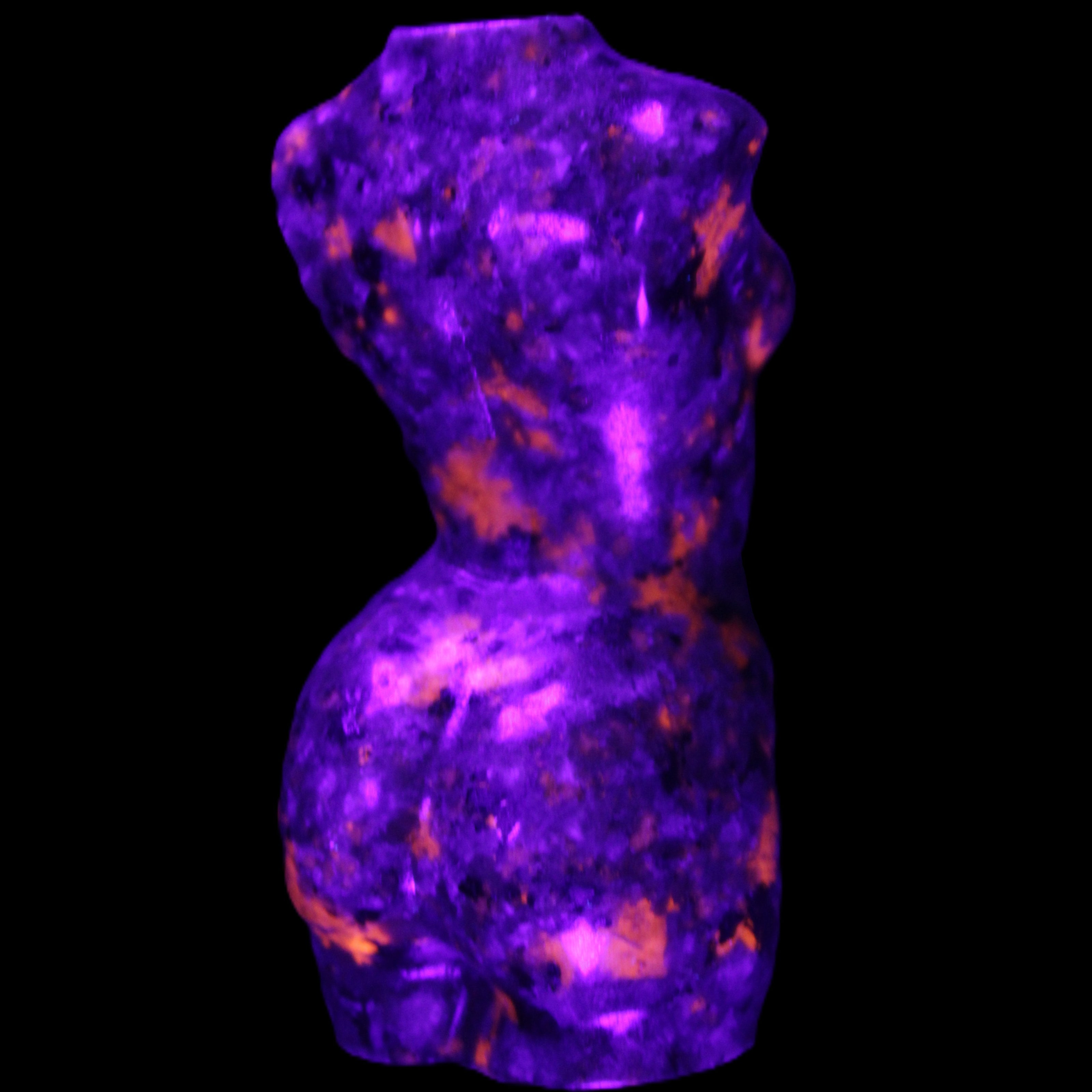Yooperlite hand carved goddess 40*80mm 156g in UV light - Rocks and Things Store