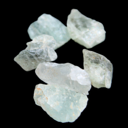 Aquamarine 5 natural crystals 10g in sunlight - Rocks and Things Store