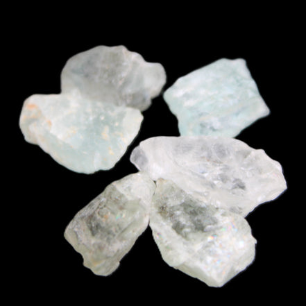 Aquamarine 5 natural crystals 10g in sunlight - Rocks and Things Store