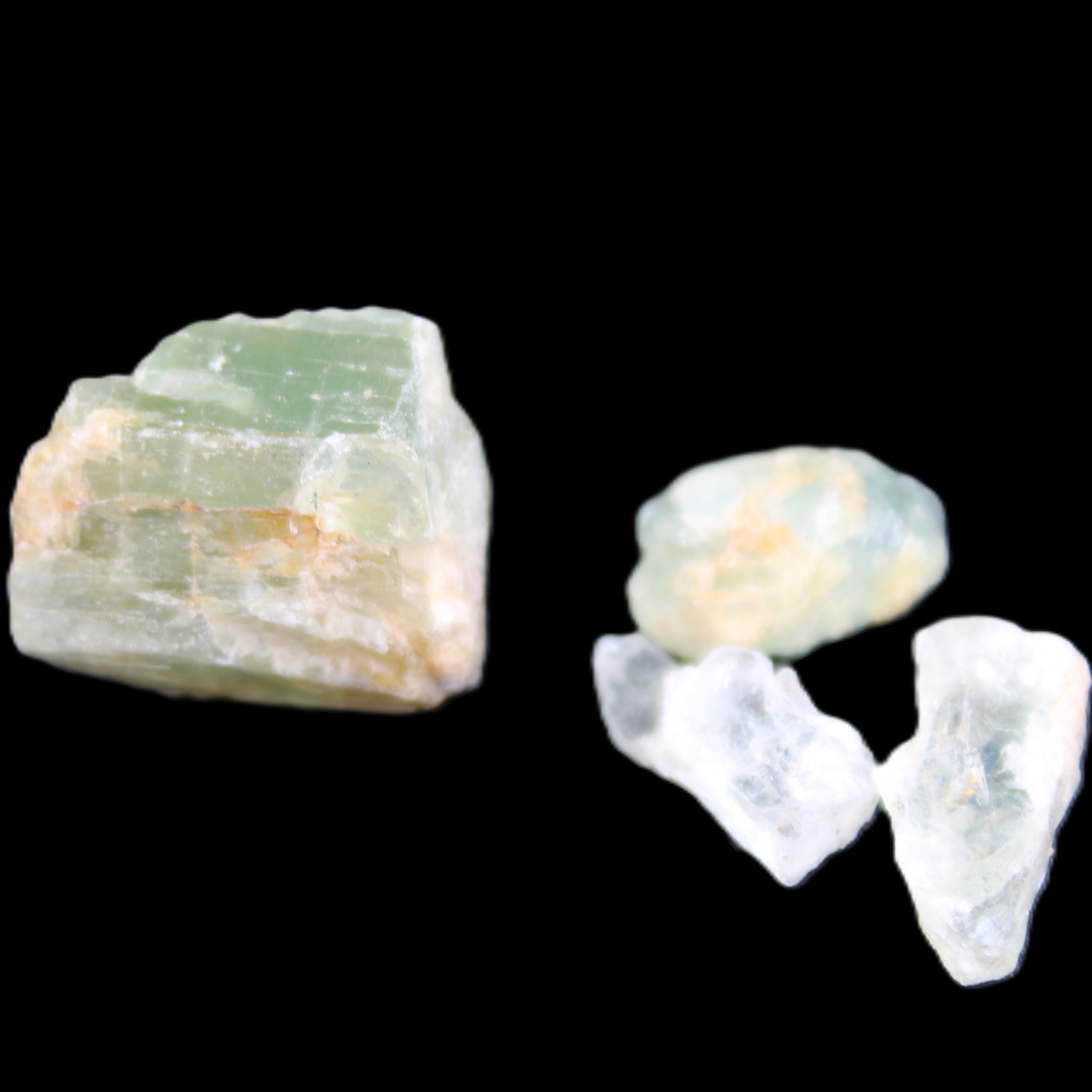 Aquamarine 4 natural crystals 12g in sunlight  - Rocks and Things Store