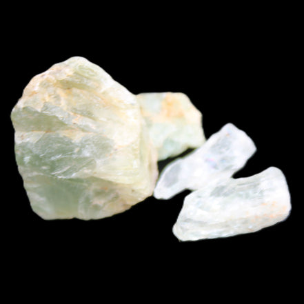 Aquamarine 4 natural crystals 12g in sunlight  - Rocks and Things Store