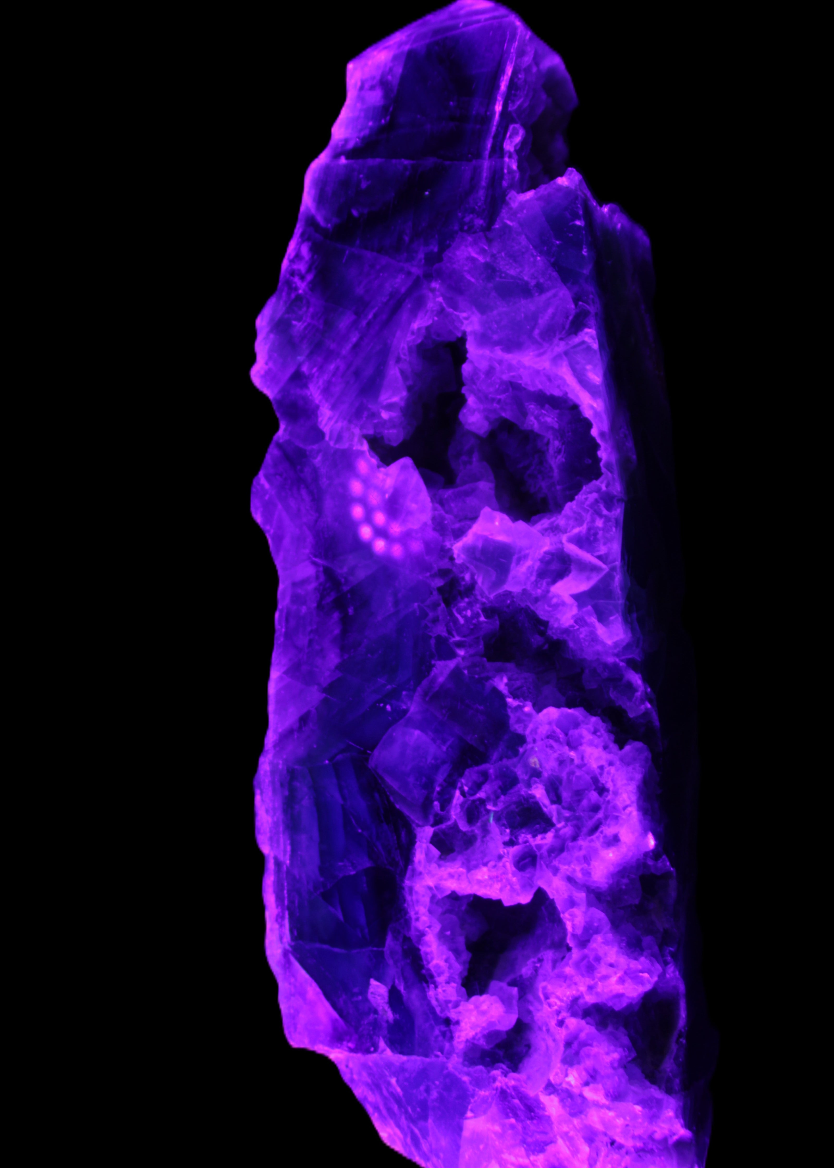 Fluorite obelisk 221*77*40mm 1410g in UV light - Rocks and Things Store