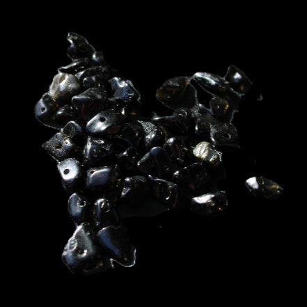 Tiny drilled beads for bracelet/necklace Black and White 10g in sunlight - Rocks and Things Store