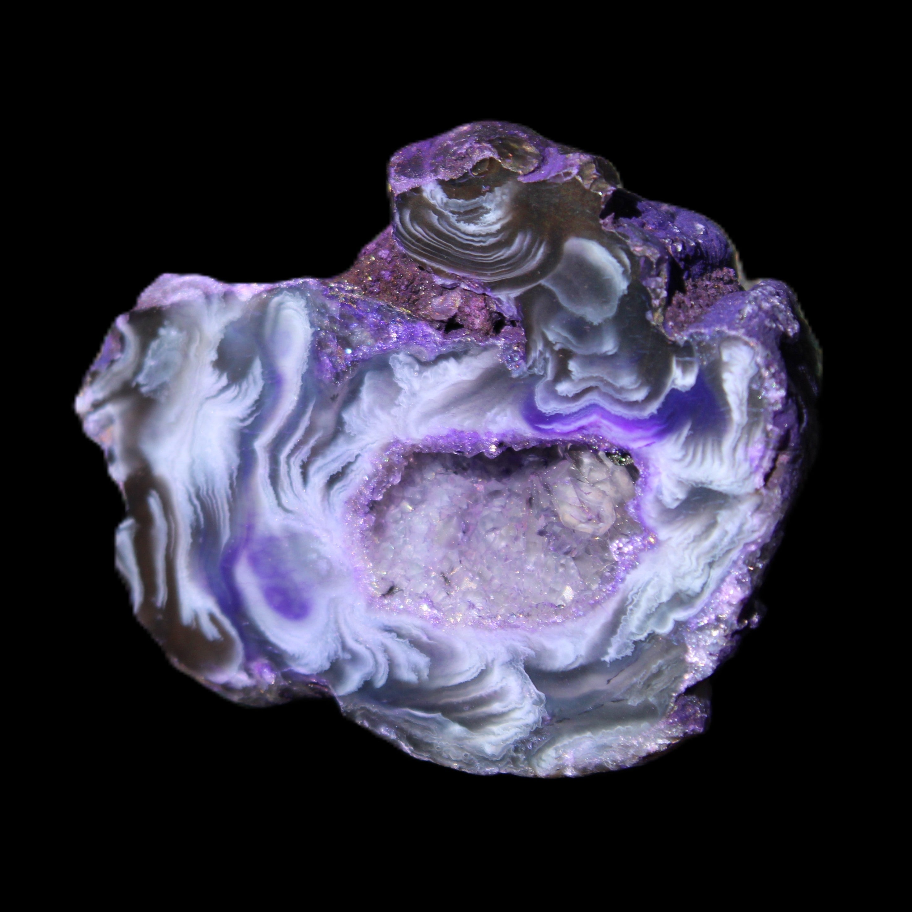 Violet dyed Agate geode 37*30*18mm 24g in sunlight - Rocks and Things Store