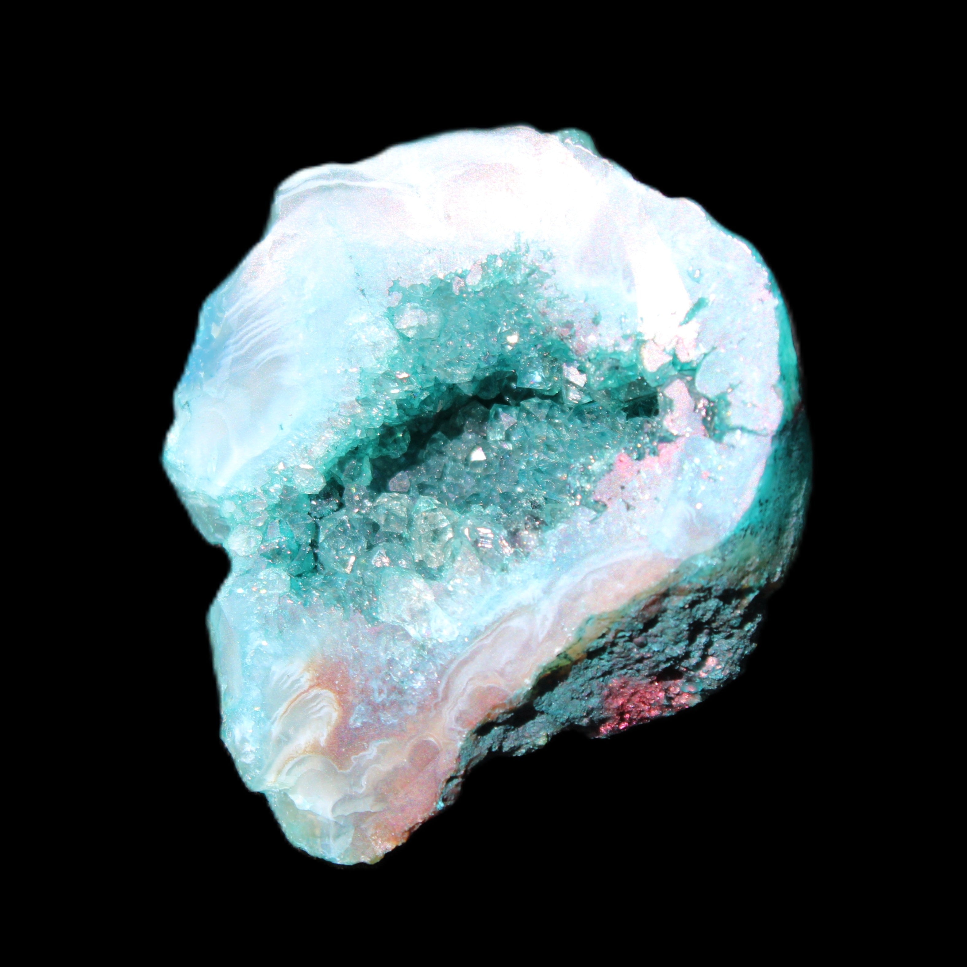 Green dyed Agate geode 44*38*12mm 29g in sunlight - Rocks and Things Store