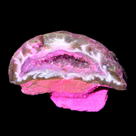 Magenta dyed lumpy Agate geode 46*28*27mm 42g in sunlight - Rocks and Things Store
