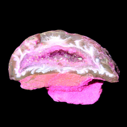 Magenta dyed lumpy Agate geode 46*28*27mm 42g in sunlight - Rocks and Things Store