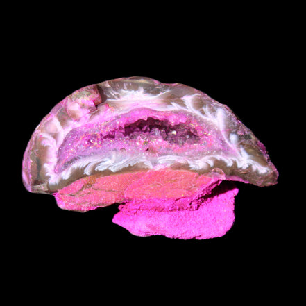 Magenta dyed lumpy Agate geode 46*28*27mm 42g in sunlight - Rocks and Things Store