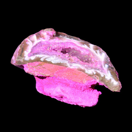 Magenta dyed lumpy Agate geode 46*28*27mm 42g in sunlight - Rocks and Things Store