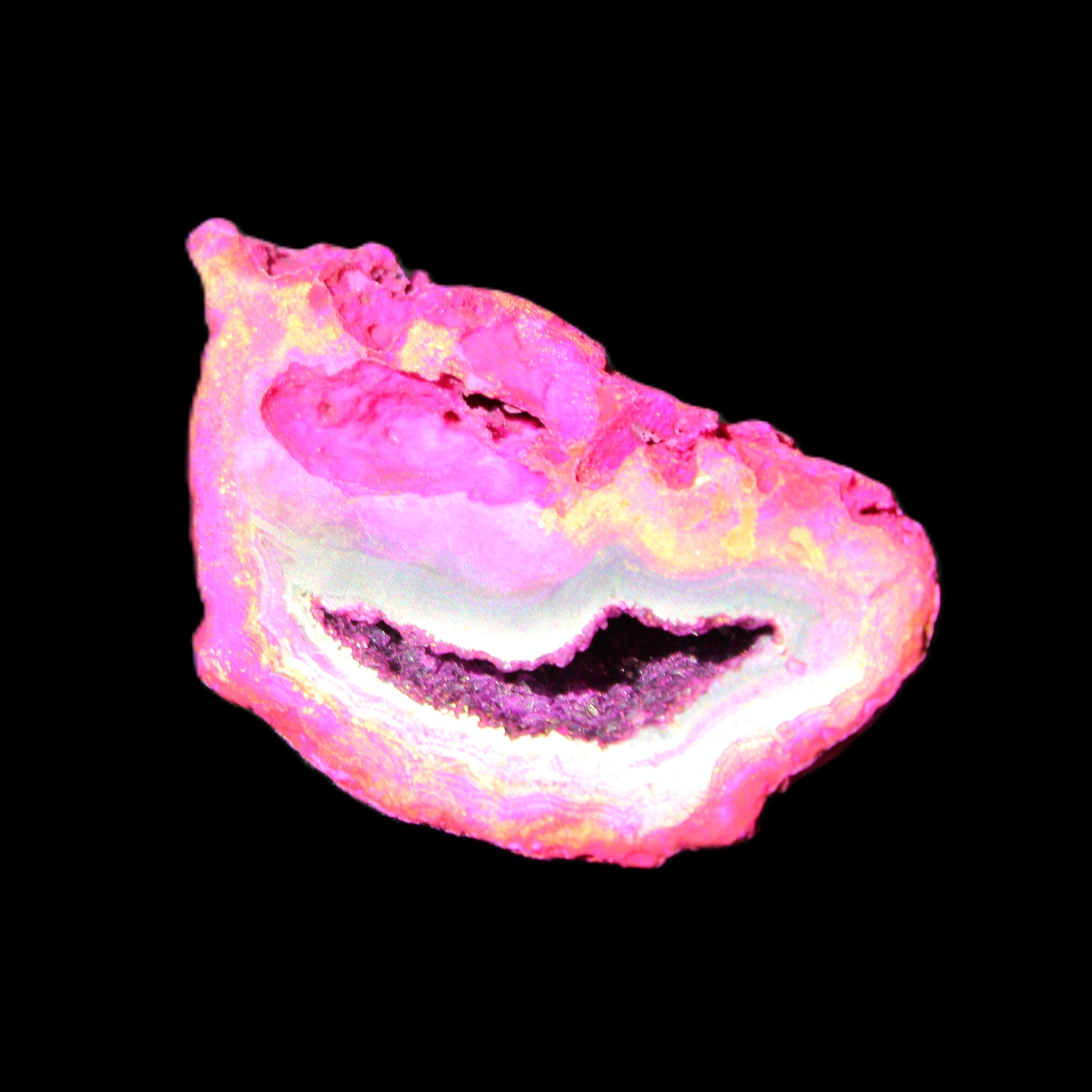 Magenta dyed Agate geode 44*25*18mm 17g in sunlight - Rocks and Things Store