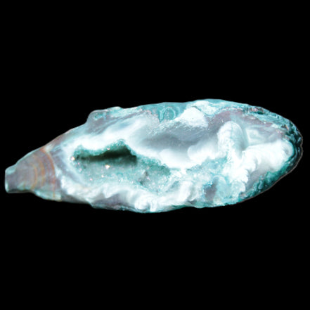 Green dyed Agate geode 45*15*22mm 21g in sunlight - Rocks and Things Store