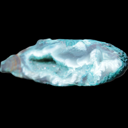 Green dyed Agate geode 45*15*22mm 21g in sunlight - Rocks and Things Store