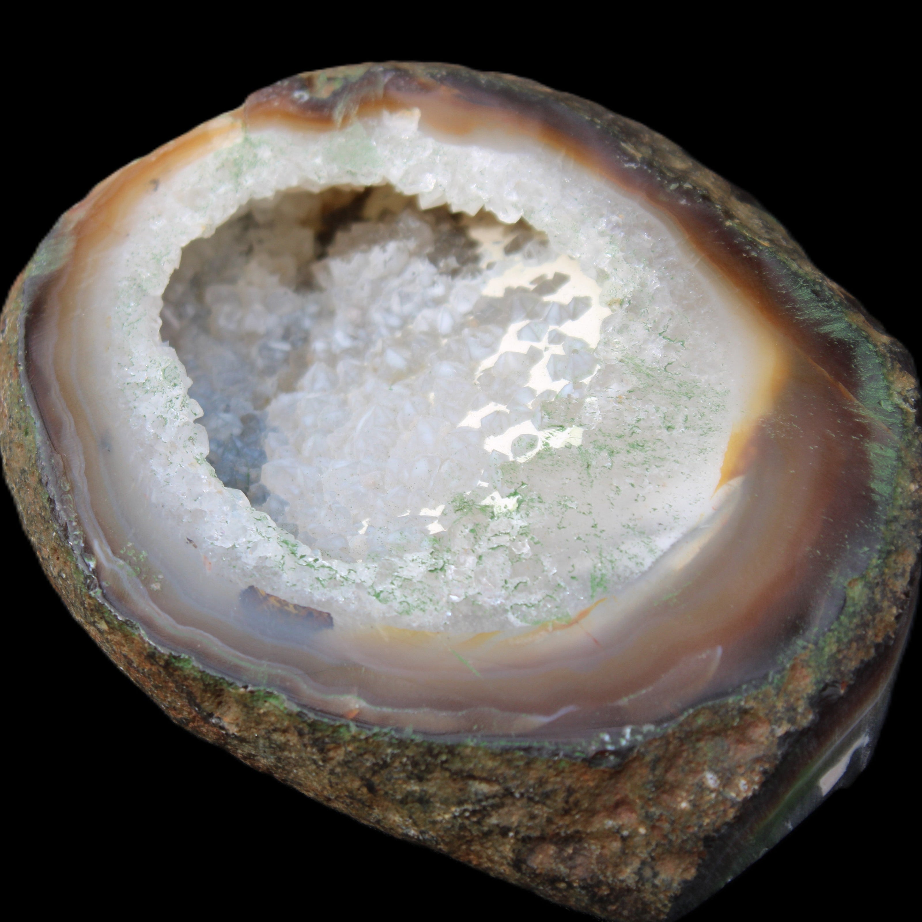 Agate geode 92*80*36mm  (312+83g) 395g in sunlight - Rocks and Things Store