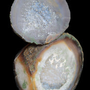 Agate geode 92*80*36mm  (312+83g) 395g in sunlight - Rocks and Things Store