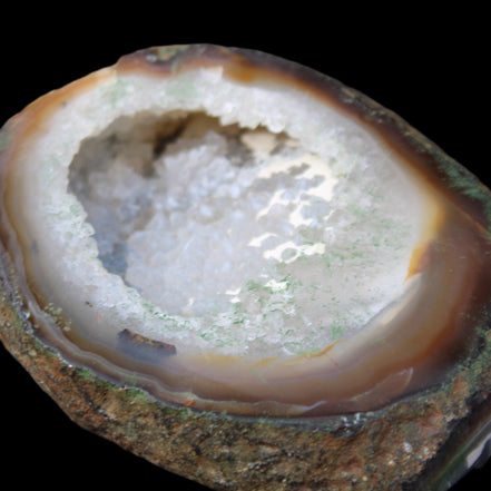 Agate geode 92*80*36mm  (312+83g) 395g in sunlight - Rocks and Things Store