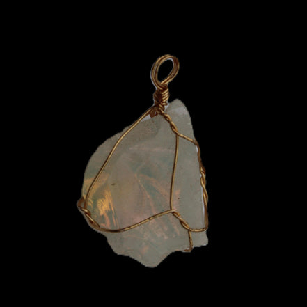 Citrine wire-wrap pendant 28*19*38mm 11.7g in sunlight - Rocks and Things Store