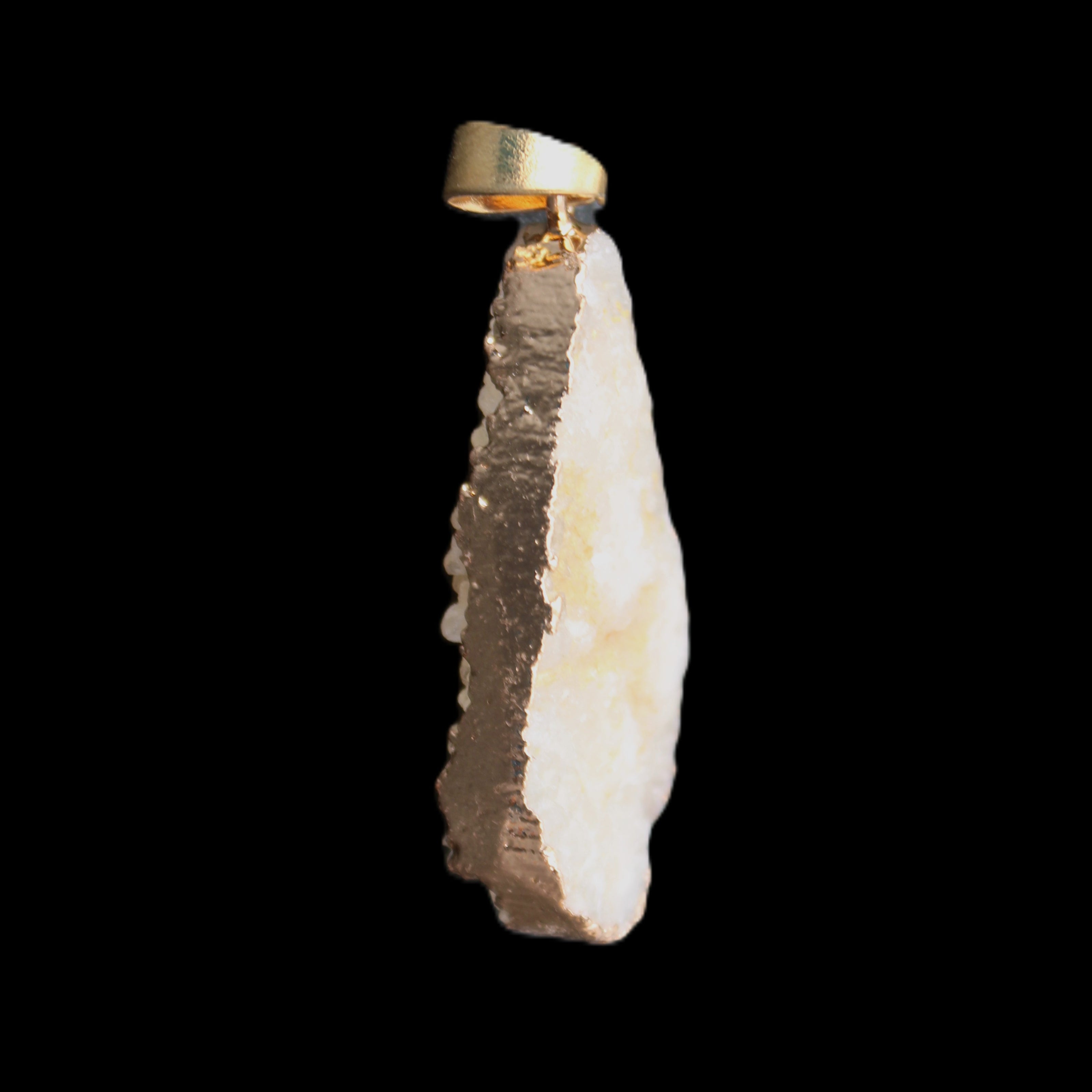 Quartz geode pendant 15-36mm 7g