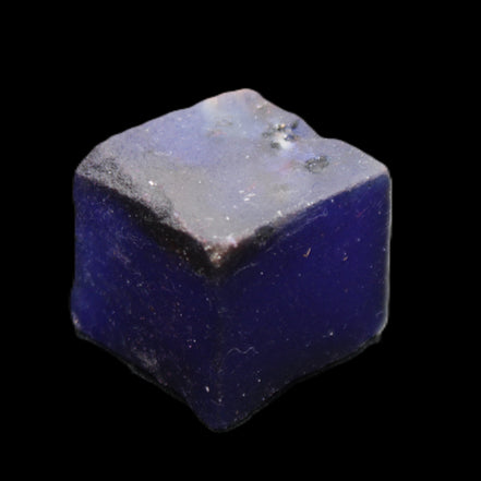 Sapphire cube from Sri Lanka (dyed) 24mm 141ct in sunlight - Rocks and Things Store