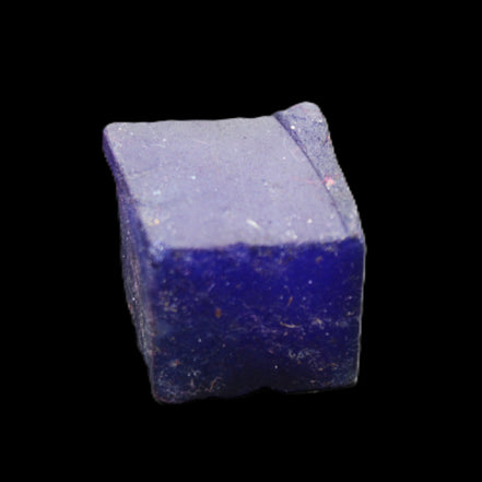 Sapphire cube from Sri Lanka (dyed) 24mm 141ct in sunlight - Rocks and Things Store