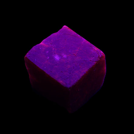 Ruby cube from Mynamar (dyed) 26*25mm 120ct 24g in UV light - Rocks and Things Store