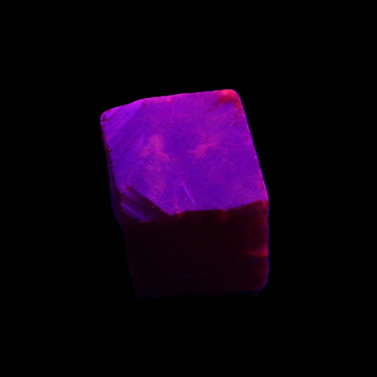 Ruby cube from Mynamar (dyed) 26*25mm 120ct 24g in UV light - Rocks and Things Store