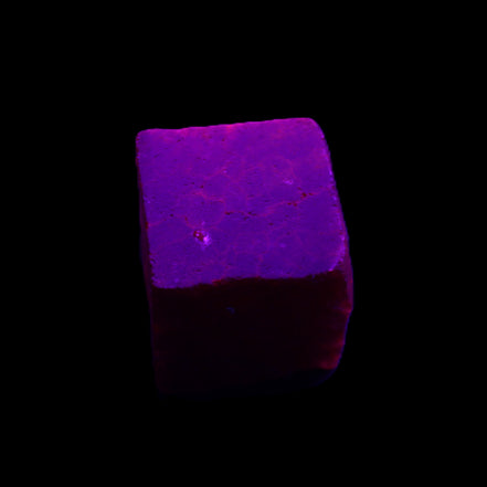 Ruby cube from Mynamar (dyed) 26*25mm 120ct 24g in UV light - Rocks and Things Store