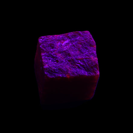 Ruby cube from Mynamar (dyed) 26*25mm 120ct 24g in UV light - Rocks and Things Store