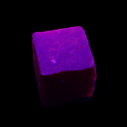 Ruby cube from Mynamar (dyed) 26*25mm 120ct 24g in UV light - Rocks and Things Store