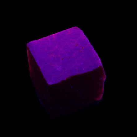 Ruby cube from Mynamar (dyed) 26*25mm 120ct 24g in UV light - Rocks and Things Store