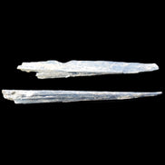Kyanite 2 blade crystals 80/85mm 16.5g in sunlight - Rocks and Things Store